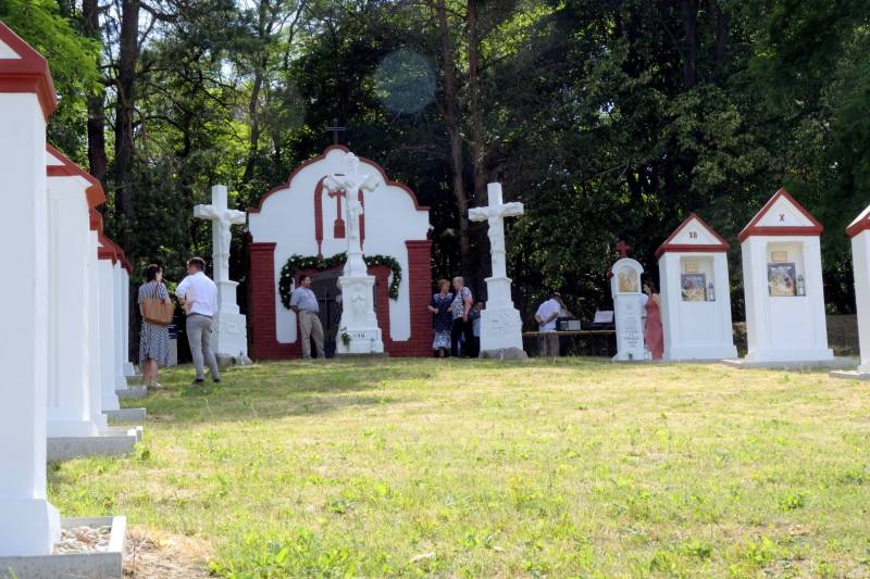 2021.06.30_Gödre felújított kálvária (6).JPG